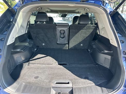 Used 2019 Nissan Rogue SL w/ Premium Package AWD/4WD image 17