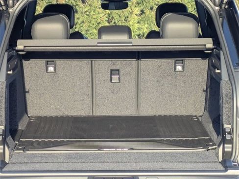 New 2026 Land Rover Range Rover SE image 16