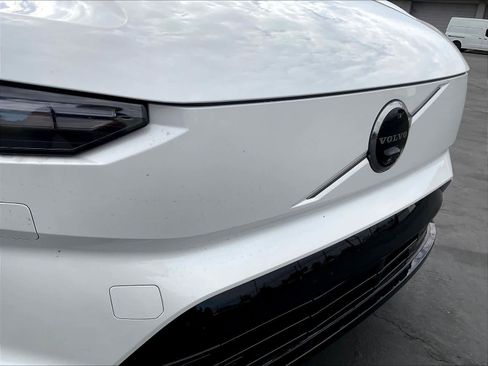 New 2025 Volvo EX90 Ultra image 33