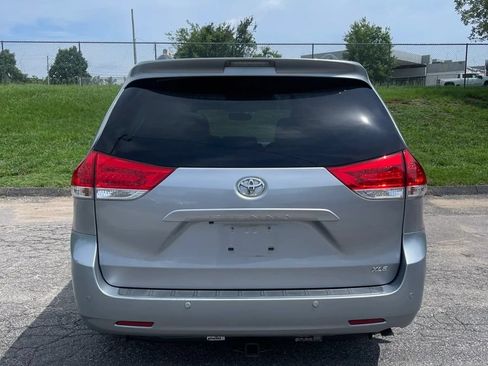 Used 2011 Toyota Sienna XLE w/ Premium Pkg FWD image 6