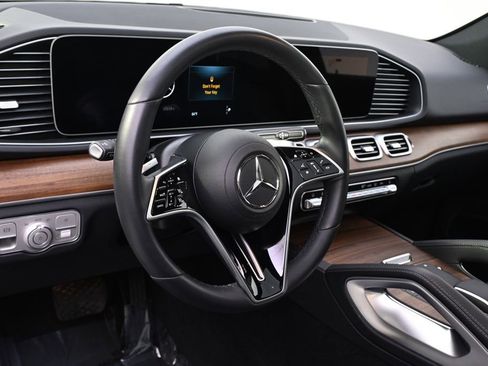 Used 2025 Mercedes-Benz GLE 350 4MATIC image 11