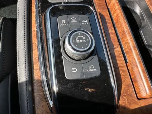 Used 2024 Nissan Armada SL AWD/4WD image 23