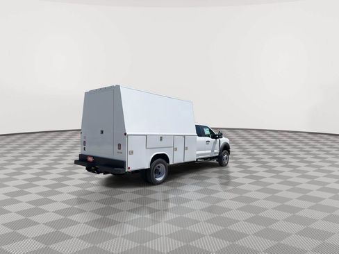 New 2025 Ford F550 4x4 SuperCab Super Duty image 35