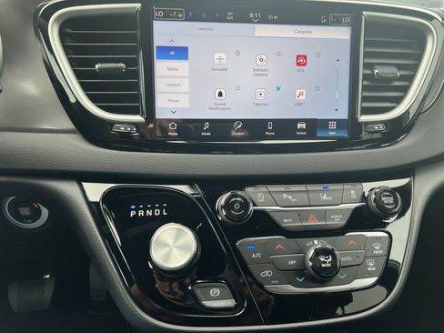 New 2026 Chrysler Voyager LX FWD image 22