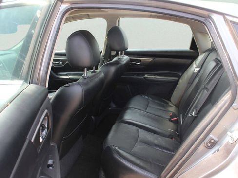 Used 2015 Nissan Altima 2.5 SL w/ Moonroof Package image 6