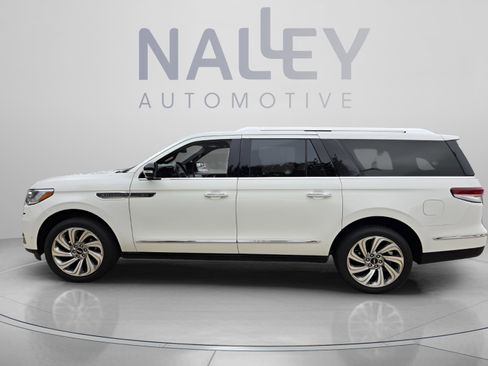 Used 2024 Lincoln Navigator L Reserve AWD/4WD image 2