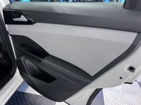 Certified 2024 Volkswagen Taos S FWD image 13