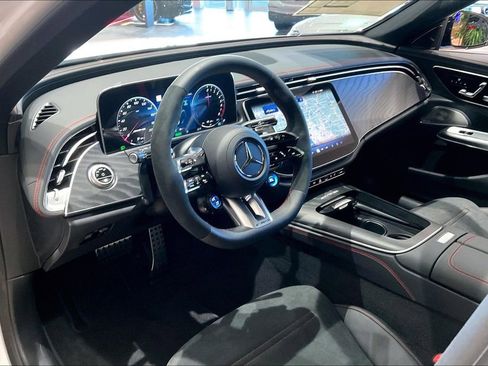 New 2026 Mercedes-Benz E 53 AMG e 4MATIC Sedan image 6