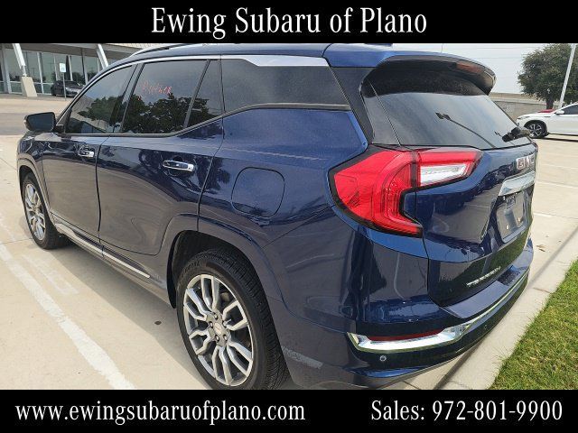 Used 2022 GMC Terrain Denali w/ Denali Premium Package AWD/4WD image 3