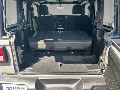 Used 2018 Jeep Wrangler Sport AWD/4WD image 19