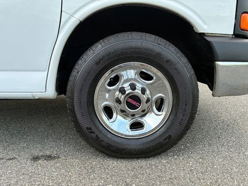 Used 2016 GMC Savana 2500 RWD image 30