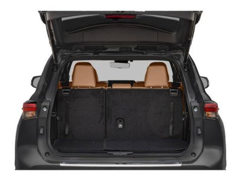 Certified 2024 Toyota Highlander LE AWD/4WD image 11
