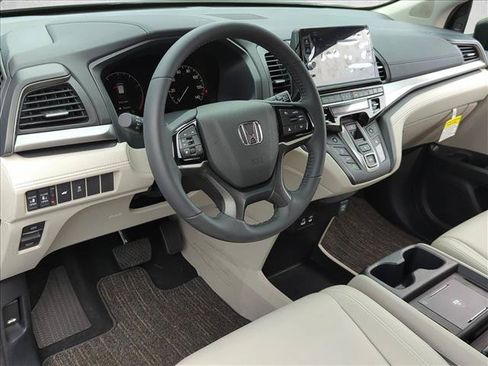 Used 2026 Honda Odyssey EX-L image 10