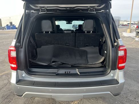 Used 2021 Ford Expedition XLT image 19