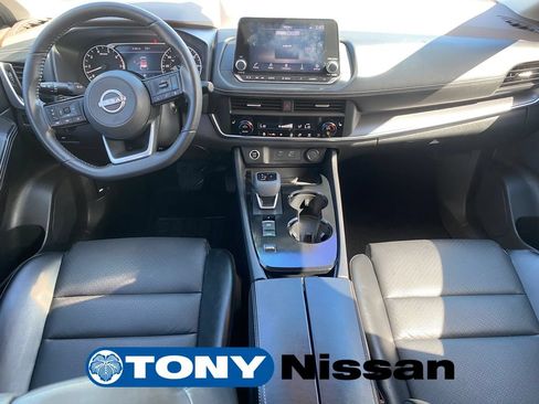 Used 2023 Nissan Rogue SV w/ SV Premium B Package FWD image 28