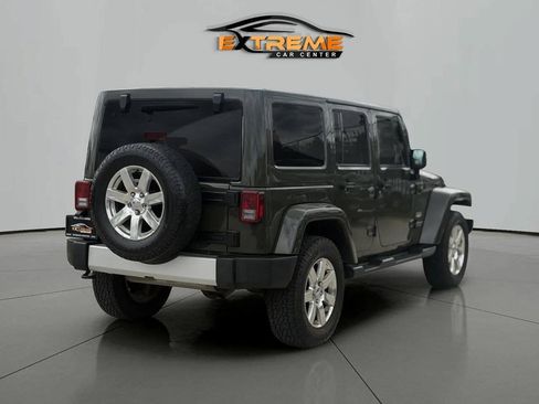 Used 2015 Jeep Wrangler Unlimited Sahara w/ Connectivity Group AWD/4WD image 7
