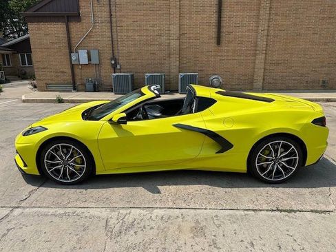 Used 2023 Chevrolet Corvette Stingray Premium Cpe w/ Z51 Performance Package RWD image 2