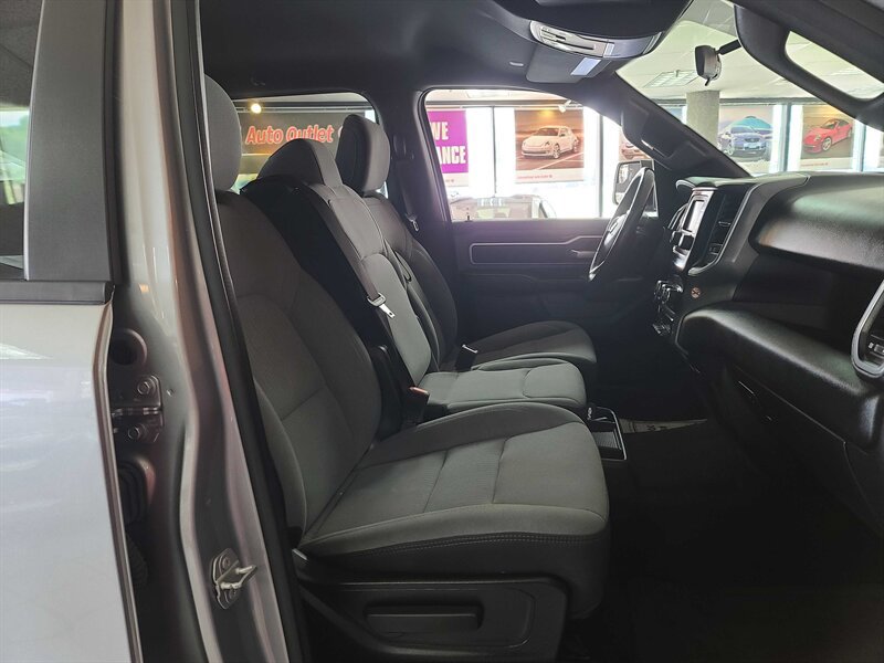 Used 2021 RAM 1500 Big Horn AWD/4WD image 16