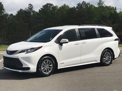 Used 2021 Toyota Sienna LE