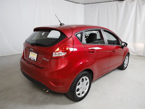 Used 2011 Ford Fiesta SE w/ 201A Rapid Spec Order Code FWD image 3
