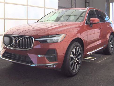 Used 2023 Volvo XC60 B5 Plus w/ Protection Package AWD/4WD image 5