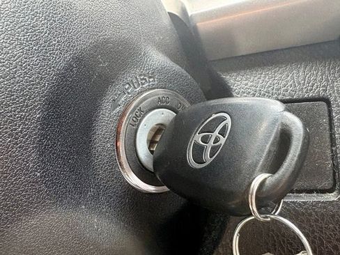 Used 2016 Toyota RAV4 LE FWD image 21