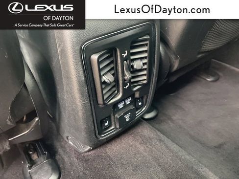 Used 2017 Jeep Grand Cherokee Limited w/ Luxury Group II image 31