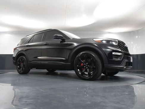 Used 2024 Ford Explorer ST w/ Technology Package image 65