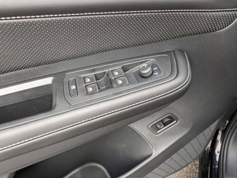 New 2024 Volkswagen Atlas Cross Sport SEL AWD/4WD image 19