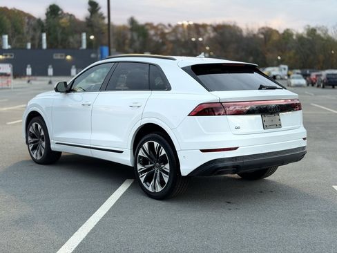 Used 2025 Audi Q8 Premium image 4