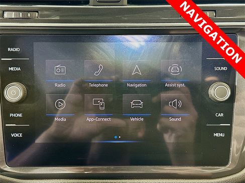 Used 2021 Volkswagen Tiguan SE w/ Panoramic Sunroof Package image 15