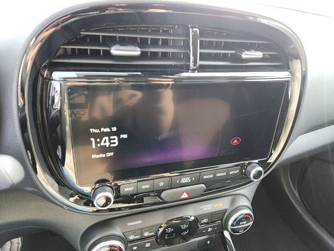 Certified 2025 Kia Soul S image 17