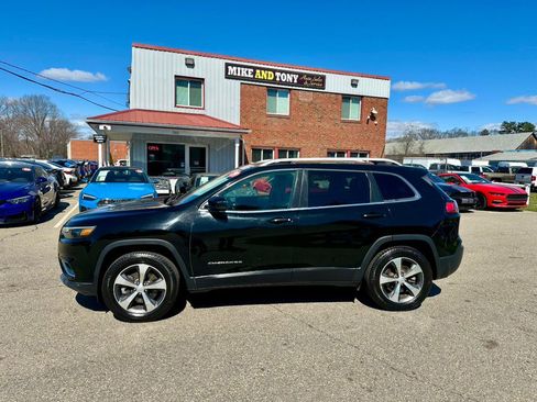 Used 2019 Jeep Cherokee Limited image 4