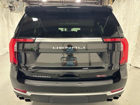 Used 2025 GMC Yukon XL Denali w/ Sun & Power Step Package AWD/4WD image 6