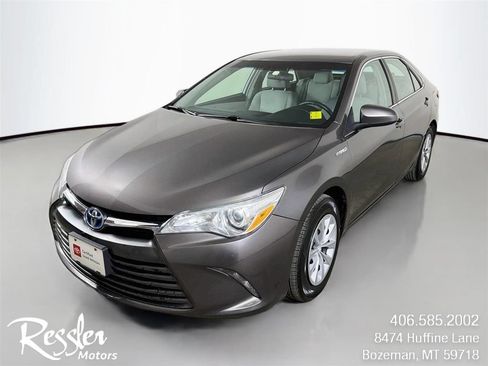 Used 2017 Toyota Camry LE FWD image 1