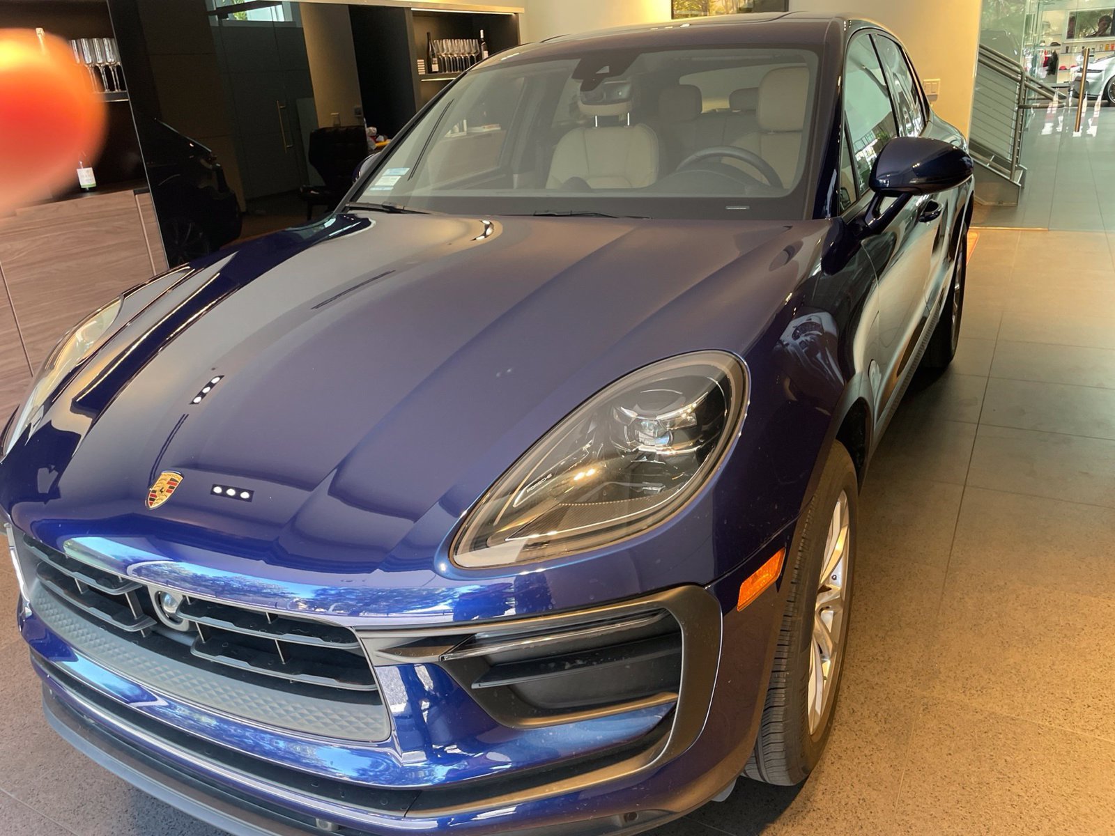Used 2024 Porsche Macan AWD/4WD image 2