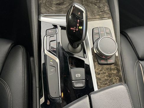 Used 2019 BMW 540i w/ M Sport Package image 17