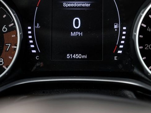 Used 2018 Jeep Compass Latitude image 3