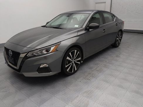 Used 2022 Nissan Altima 2.5 SR image 2