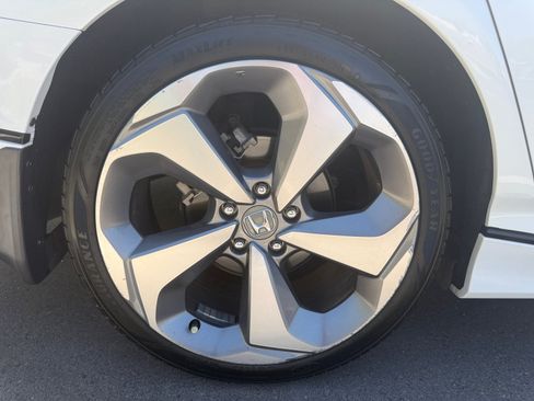Used 2018 Honda Accord Touring image 24