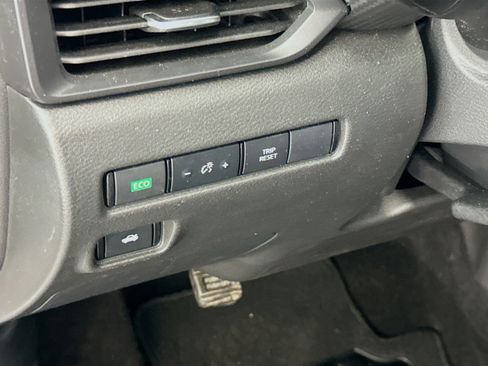 Used 2024 Nissan Sentra S FWD image 17