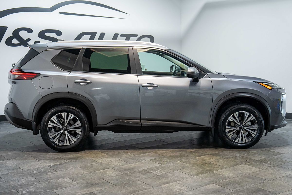 Used 2023 Nissan Rogue SV w/ SV Premium B Package FWD image 8