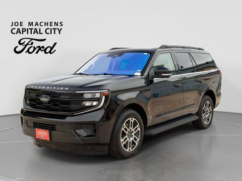 Used 2025 Ford Expedition Active AWD/4WD image 9