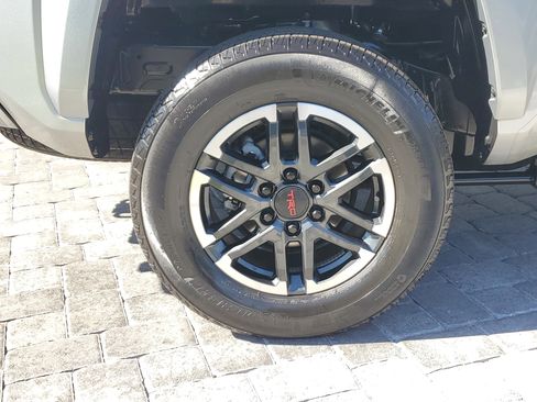 Used 2024 Toyota Tacoma TRD Sport image 7