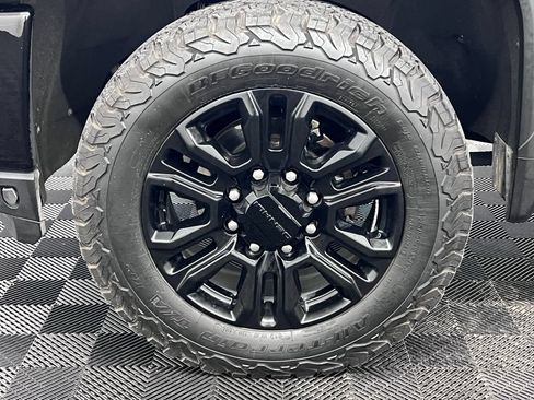 Used 2021 GMC Sierra 2500 Denali w/ Denali Black Diamond Edition AWD/4WD image 11