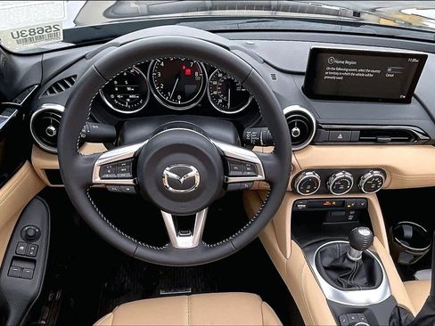 Used 2025 MAZDA MX-5 Miata RF Grand Touring w/ Weather Package image 8