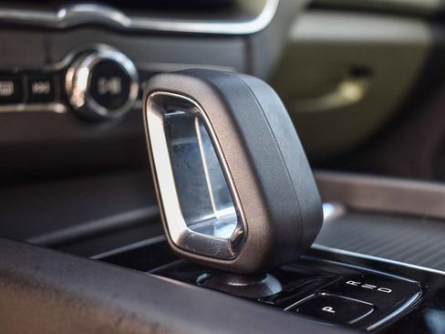 Used 2023 Volvo XC60 B5 Core w/ Climate Package image 22