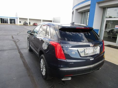 Used 2017 Cadillac XT5 Luxury image 3