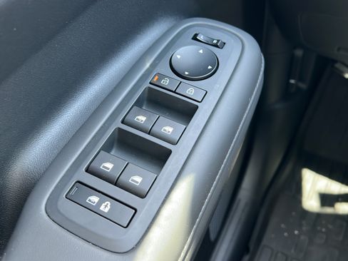 Used 2025 Hyundai Santa Fe SEL FWD image 18