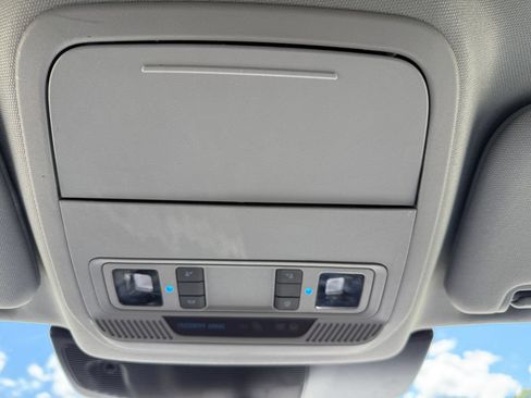 Used 2023 Ford Explorer XLT w/ Equipment Group 202A AWD/4WD image 36
